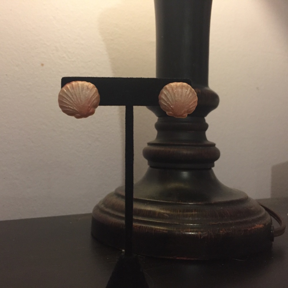 Sea shell earrings - Picture 4 of 8